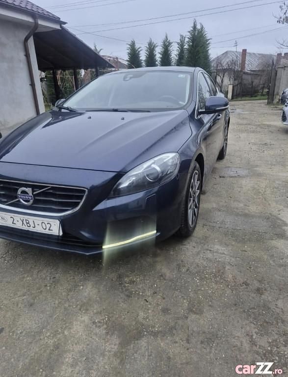 Second-hand Volvo V40 190 CP (139 kW) 2014 Albastru Hatchback