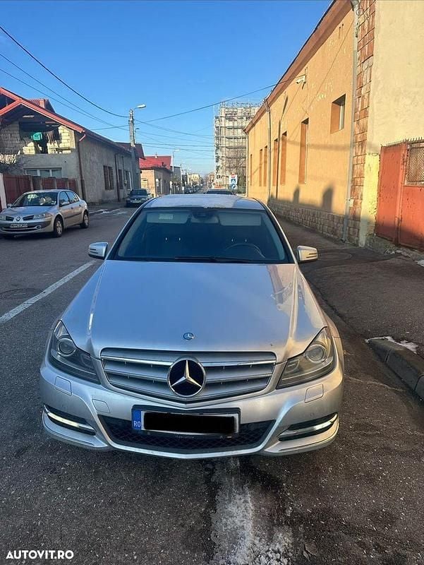 Second-hand Mercedes C220 Avantgarde Edition 170 CP (125 kW) 2012 Culoaregri Berlinǎ