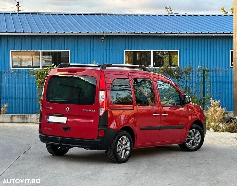Second-hand Renault Kangoo Expression 115 CP (84 kW) 2014 Culoarerosu Hatchback