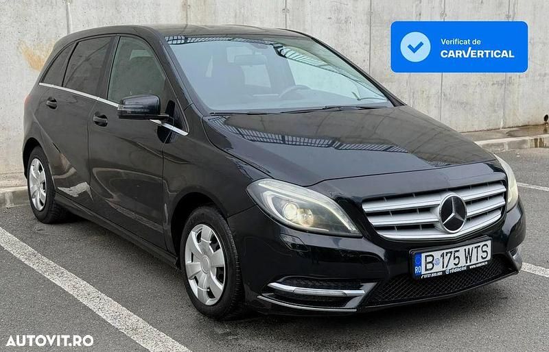 Culoarenegru Utilizat 2012 Mercedes B180 Monovolum | 5.500 EUR (Preț OK) - Imagine 1/4