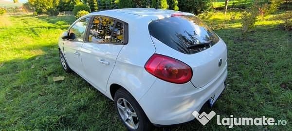 Second-hand Fiat Bravo 90 CP (66 kW) 2012 Alb Hatchback