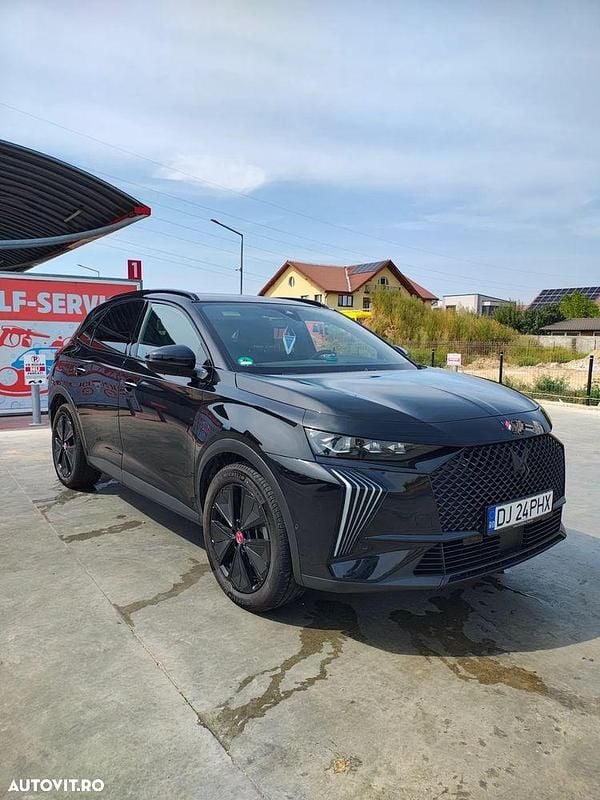 Culoarenegru Utilizat 2023 DS Automobiles DS7 Crossback Performance Line Plus SUV | 35.490 EUR (Scump) - Imagine 1/4