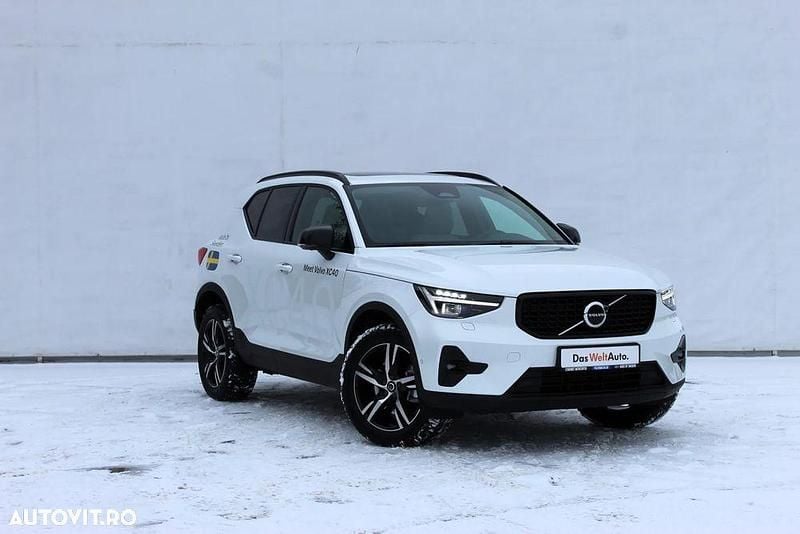 Nouă Volvo XC40 Ultimate 197 CP (144 kW) 2025 Culoarealb SUV