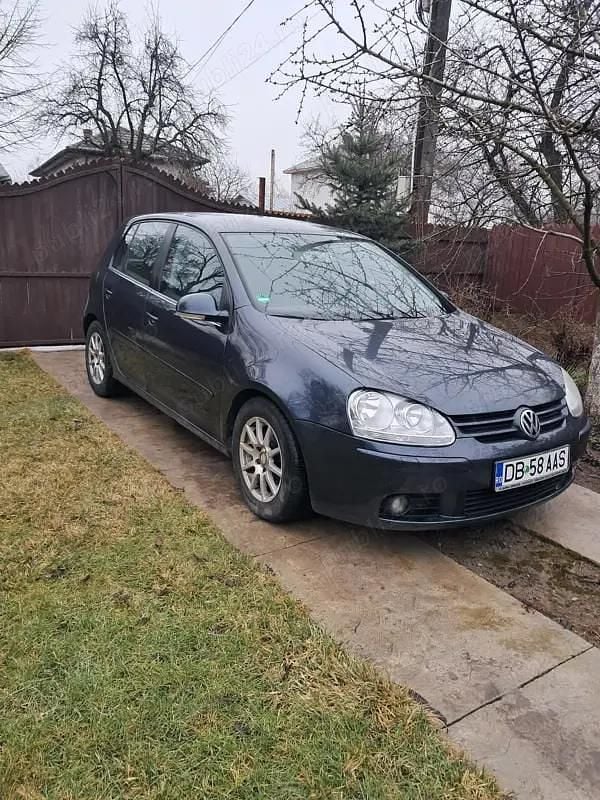 Second-hand VW Golf IV 103 CP (75 kW) 2005 Albastru Berlinǎ