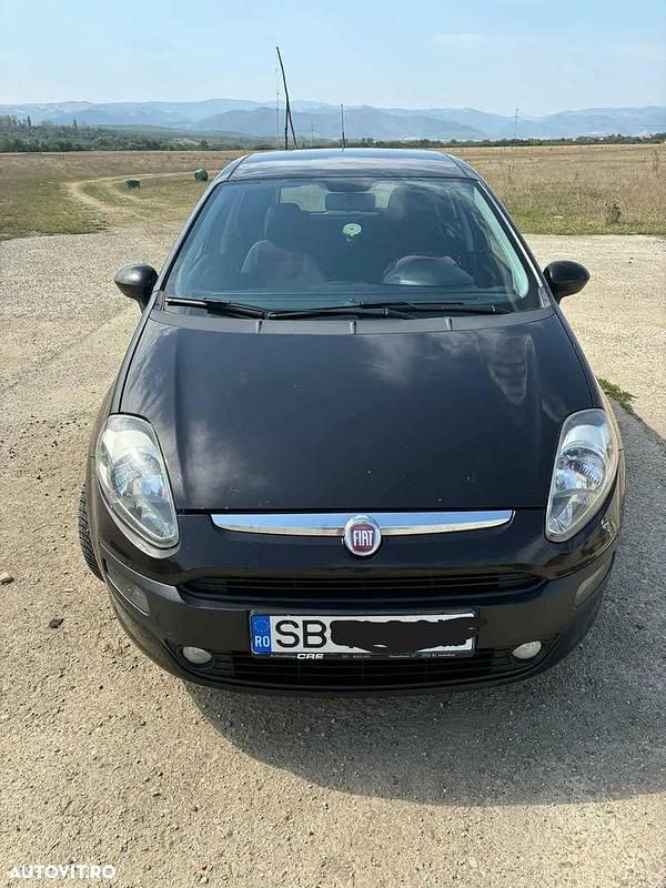 Culoarenegru Utilizat 2011 Fiat Punto Hatchback | 3.000 EUR - Imagine 1/4