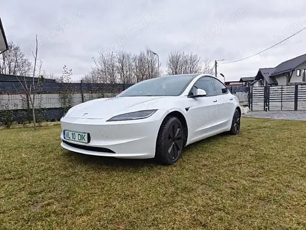 Second-hand Tesla Model 3 Standard Range 205 kW (280 CP) 2024 Berlinǎ