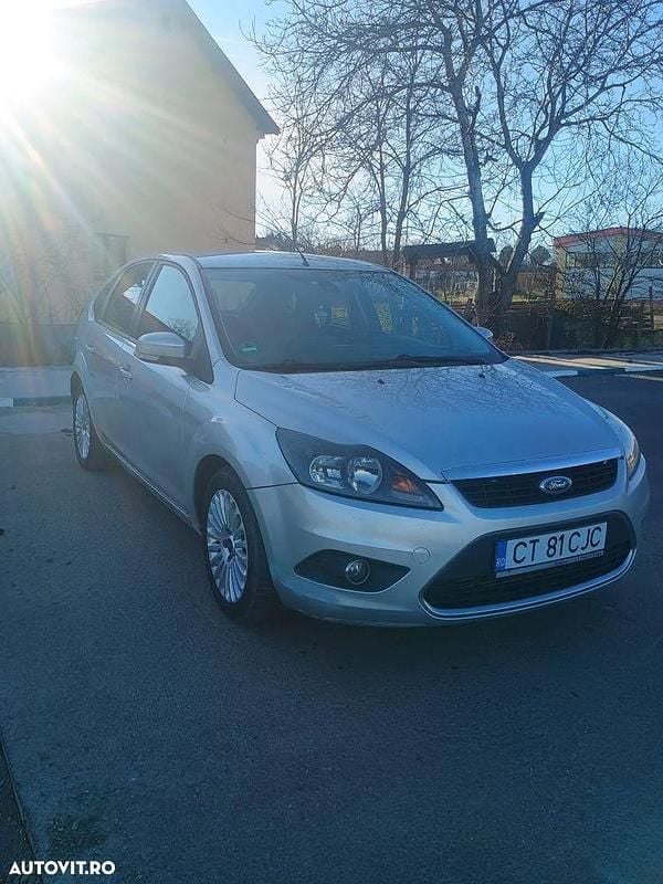 Culoareargint Utilizat 2009 Ford Focus Trend | 2.100 EUR (Preț OK) - Imagine 1/4