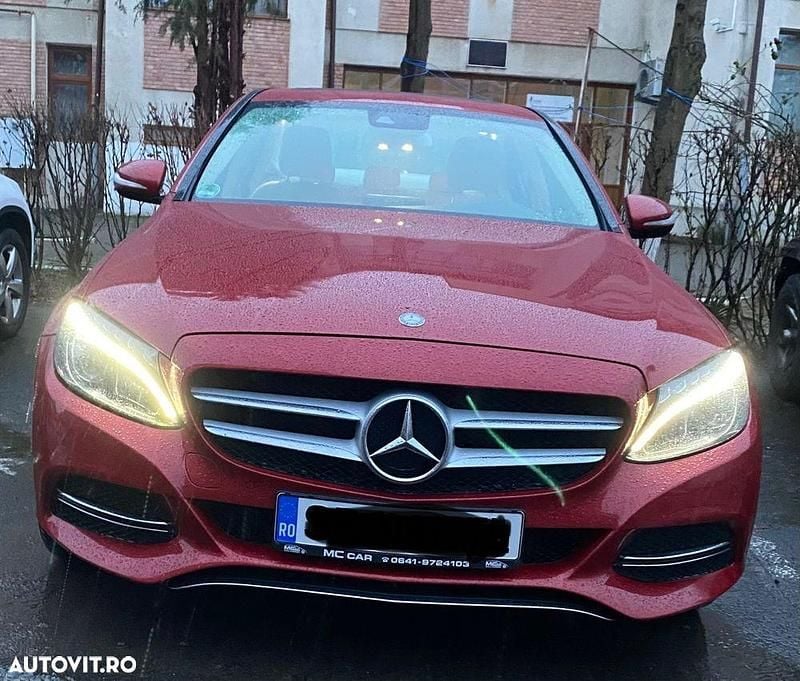 Second-hand Mercedes C200 Avantgarde 184 CP (135 kW) 2014 Culoarerosu Berlinǎ