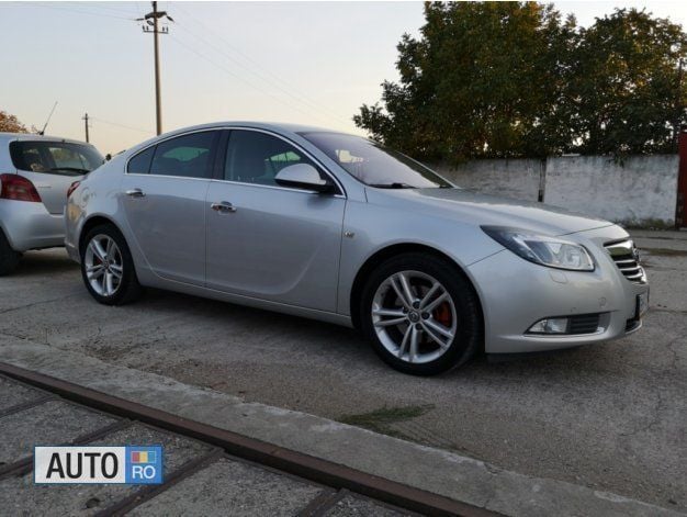 Second-hand Opel Insignia 160 CP (117 kW) 2012 Gri Hatchback