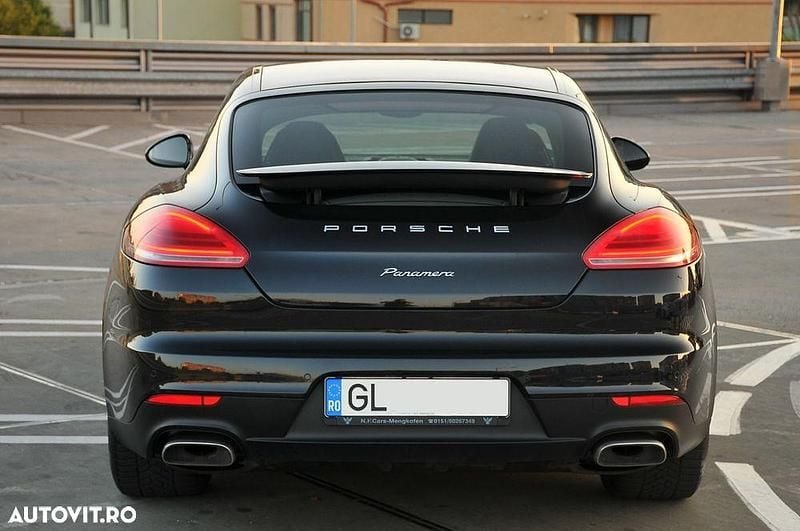 Second-hand Porsche Panamera 300 CP (220 kW) 2014 Culoarenegru Hatchback