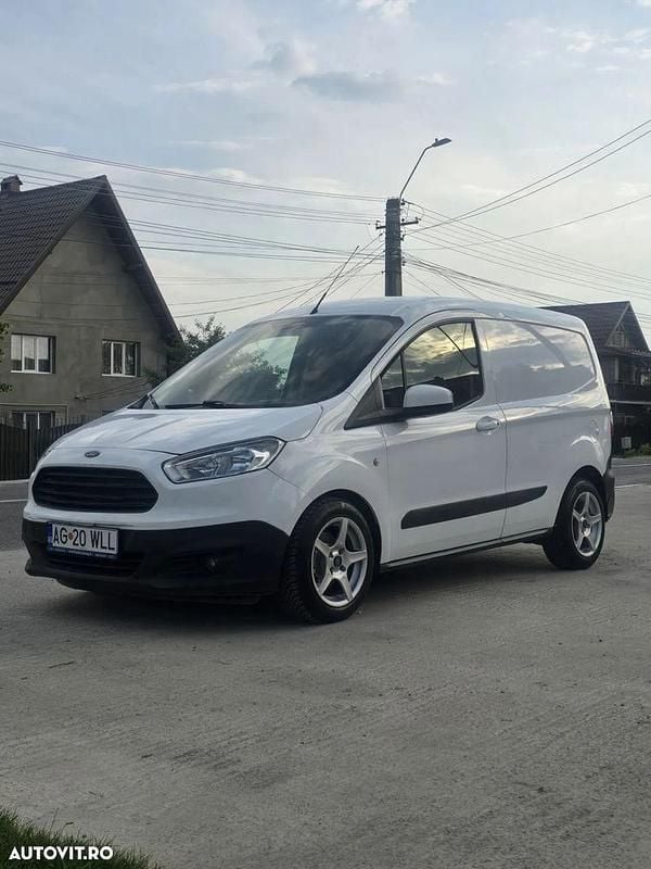 Culoarealb Utilizat 2017 Ford Courier Monovolum | 4.500 EUR - Imagine 1/4