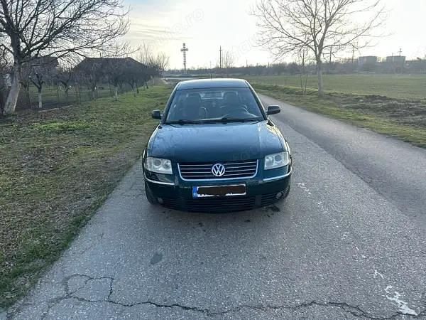 Second-hand VW Passat 131 CP (96 kW) 2002 Verde Berlinǎ