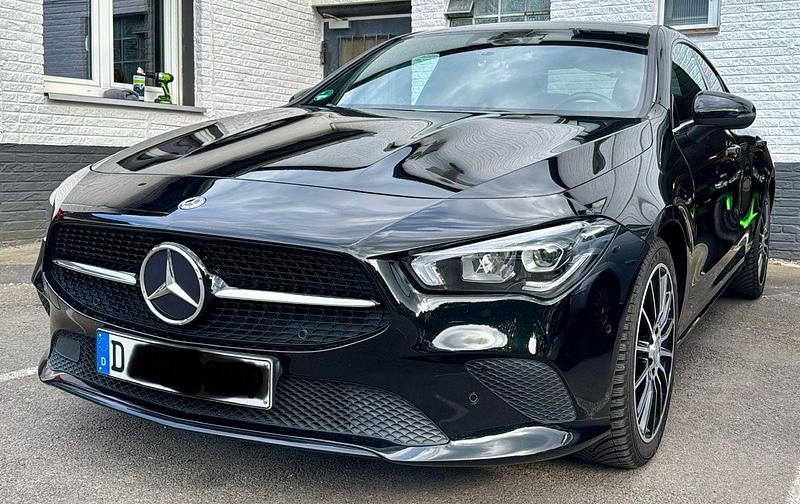 Utilizat 2021 Mercedes CLA200 AMG | 31.791 EUR (Super Preț) - Imagine 1/1