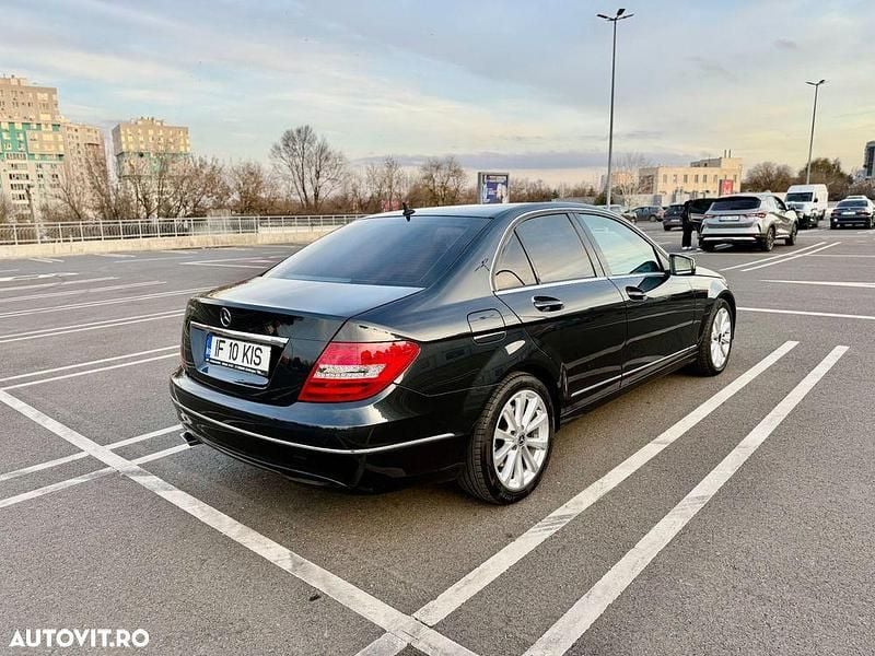 Second-hand Mercedes C250 204 CP (150 kW) 2012 Culoarenegru Berlinǎ