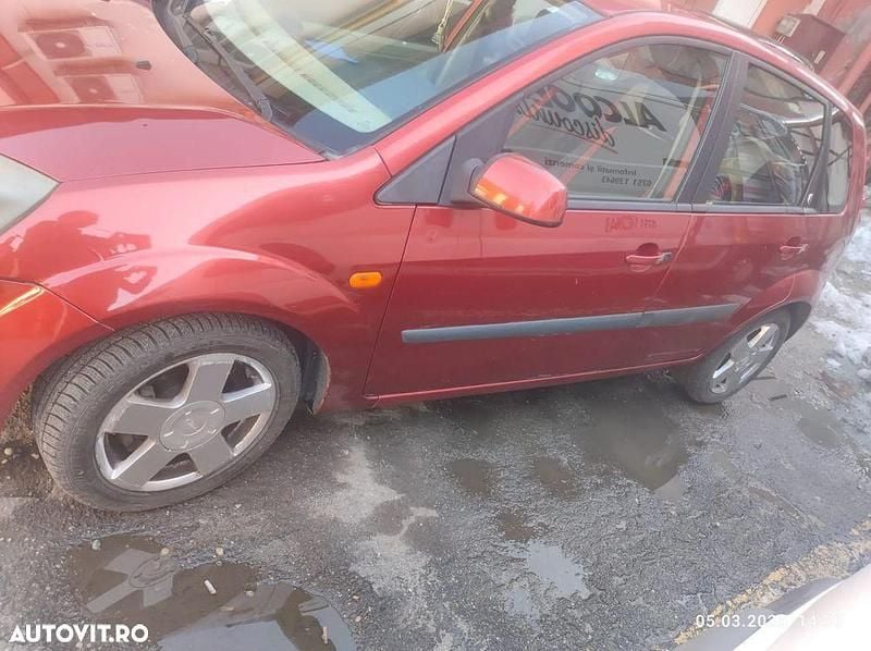 Culoarerosu Utilizat 2008 Ford Fiesta | 1.500 EUR (Preț OK) - Imagine 1/4