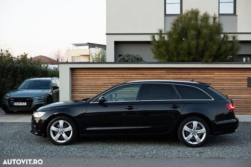 Culoarenegru Utilizat 2012 Audi A6 Break | 9.700 EUR (Preț bun) - Imagine 1/4