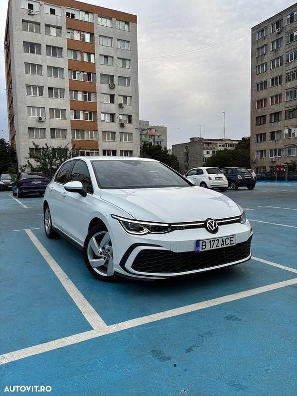 Culoarealb Utilizat 2021 VW Golf VIII Hatchback | 23.999 EUR (Preț OK) - Imagine 1/4