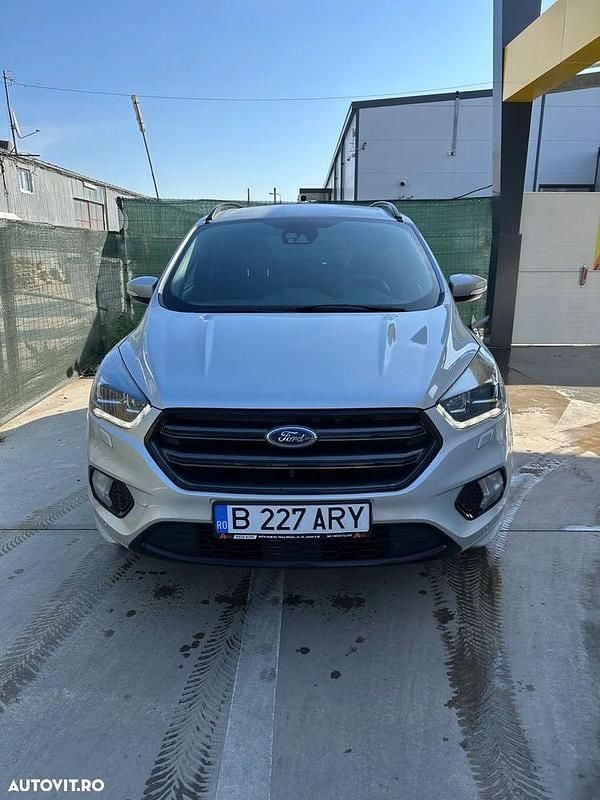 Second-hand Ford Kuga ST-Line 180 CP (132 kW) 2019 Culoareargint SUV