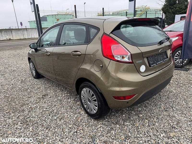Second-hand Ford Fiesta 82 CP (60 kW) 2014 Culoaregalbeuriu Hatchback