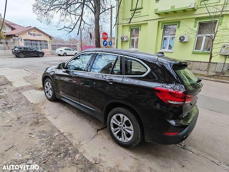 Culoaremaro Utilizat 2021 BMW X1 xLine SUV | 24.500 EUR (Preț OK) - Imagine 1/4