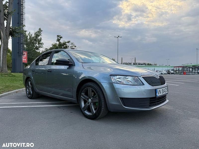Gri Utilizat 2013 Skoda Octavia GreenLine Berlinǎ | 5.499 EUR (Puțin scump) - Imagine 1/4