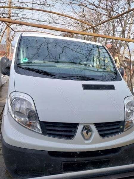 Second-hand Renault Trafic 90 CP (66 kW) 2014 Alb Monovolum