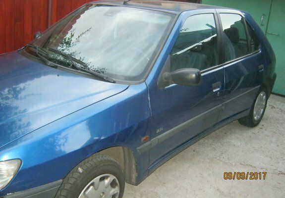 Second-hand Peugeot 306 55 CP (40 kW) 1997 Albastru Hatchback