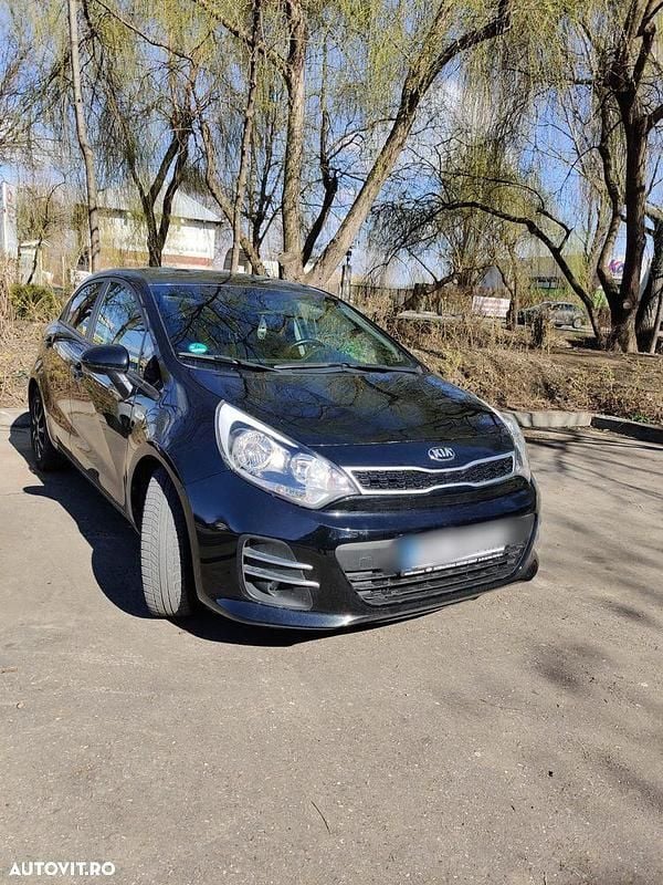 Culoarenegru Utilizat 2015 Kia Rio Classic | 5.900 EUR (Preț bun) - Imagine 1/4