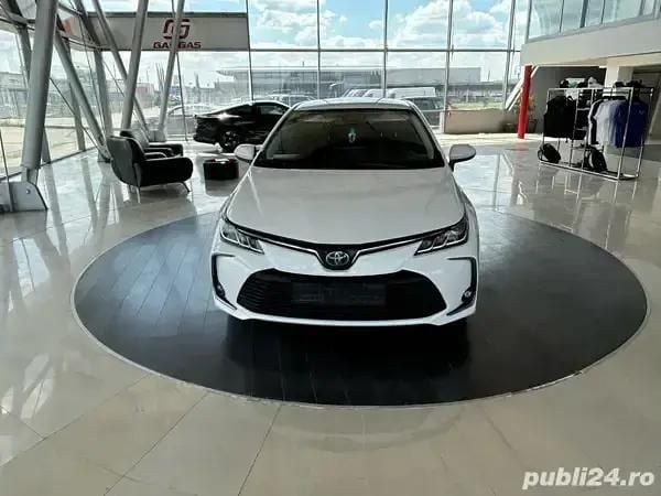 Second-hand Toyota Corolla 125 CP (91 kW) 2022 Alb Berlinǎ