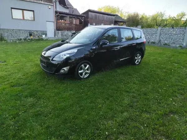 Negru Utilizat 2013 Renault Grand Scénic III Privilege Monovolum | 3.500 EUR (Preț OK) - Imagine 1/4