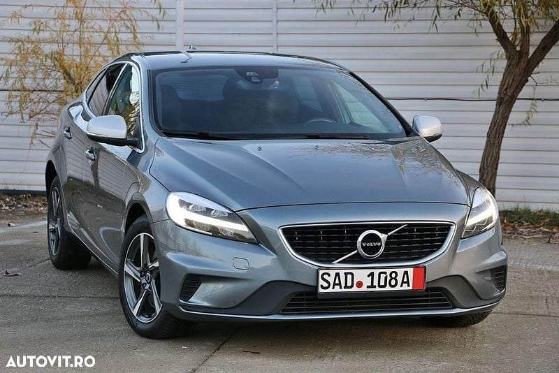 Culoaregri Utilizat 2018 Volvo V40 R-Design Hatchback | 11.999 EUR (Preț OK) - Imagine 1/4