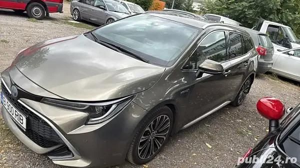 Second-hand Toyota Corolla Plus 184 CP (135 kW) 2020 Culoaremaro Break