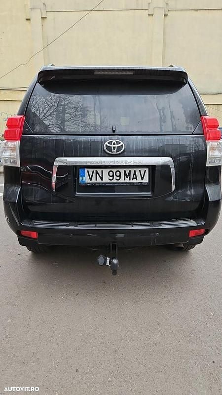Second-hand Toyota Land Cruiser Life 190 CP (139 kW) 2013 Culoarenegru SUV