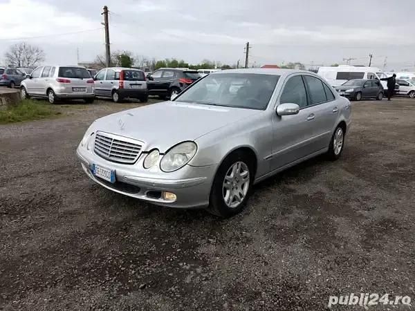 Argintiu Utilizat 2003 Mercedes E320 Berlinǎ | 3.990 EUR - Imagine 1/4