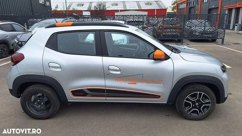 Second-hand Dacia Spring Essentiel 33 kW (45 CP) 2022 Culoareargint Hatchback