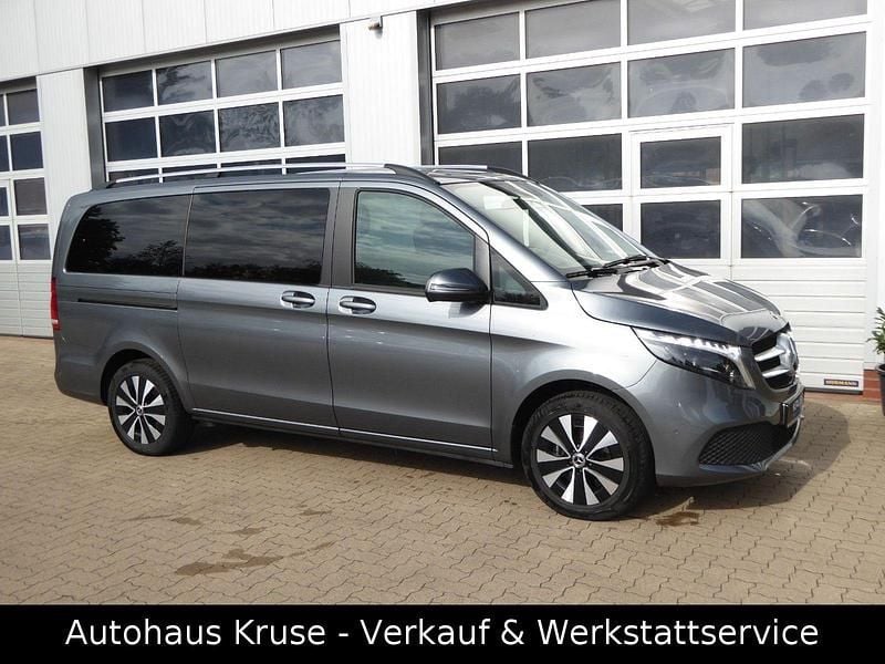 Utilizat 2023 Mercedes V220 Edition Monovolum | 58.876 EUR - Imagine 1/1