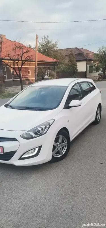 Utilizat 2012 Hyundai i30 Break | 4.900 EUR (Preț OK) - Imagine 1/4