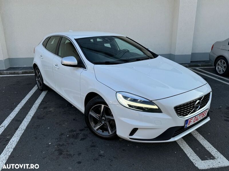 Alb Utilizat 2018 Volvo V40 R-Design Break | 13.000 EUR (Preț OK) - Imagine 1/4