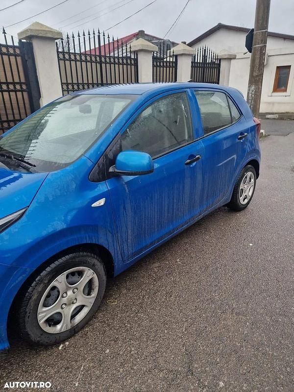 Second-hand Kia Picanto 79 CP (58 kW) 2024 Culoarealbastru Hatchback