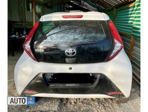 Second-hand Toyota Aygo 72 CP (52 kW) 2019 Alb Hatchback