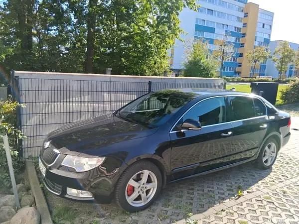 Negru Utilizat 2009 Skoda Superb Berlinǎ | 4.950 EUR (Preț OK) - Imagine 1/4
