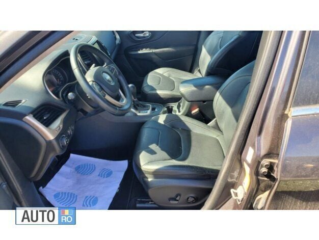 Second-hand Jeep Cherokee 170 CP (125 kW) 2015 Negru SUV