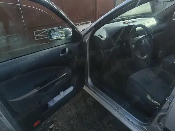 Utilizat 2003 Skoda Octavia Break | 1.000 EUR - Imagine 1/4