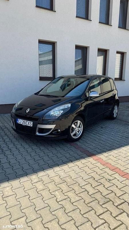 Culoarenegru Utilizat 2011 Renault Scénic III Dynamique Monovolum | 4.200 EUR (Preț OK) - Imagine 1/4