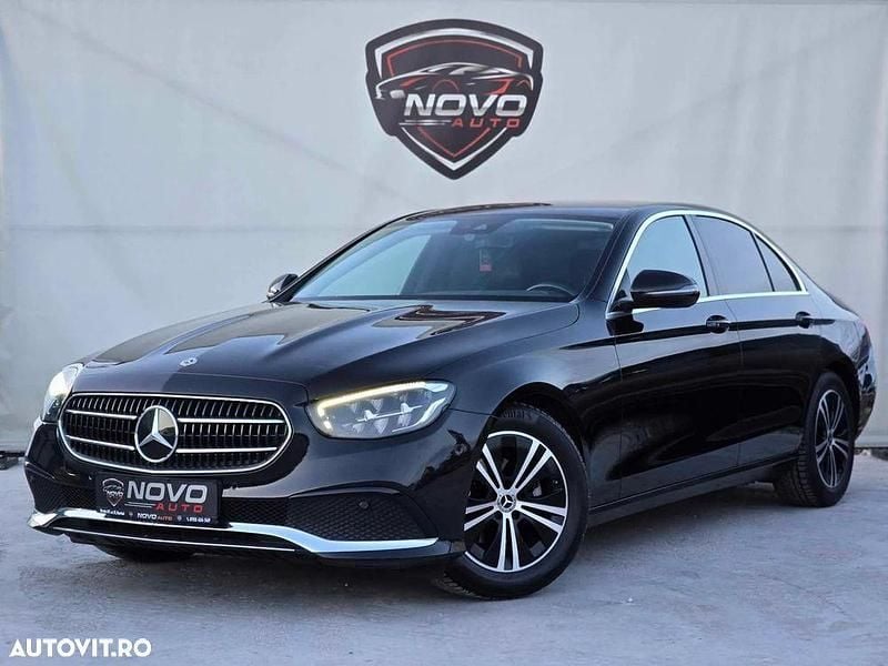 Culoarenegru Utilizat 2020 Mercedes E220 Avantgarde Berlinǎ | 30.991 EUR (Preț OK) - Imagine 1/4