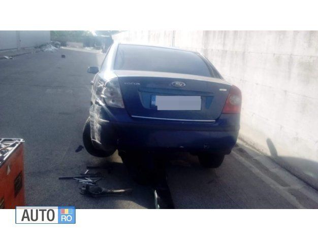 Albastru Utilizat 2007 Ford Focus Berlinǎ | 1.000 EUR - Imagine 1/1