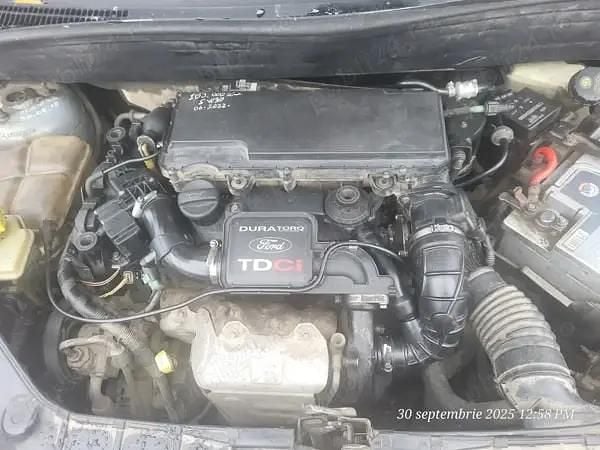 Albastru Utilizat 2008 Ford Fusion Hatchback | 2.300 EUR (Preț OK) - Imagine 1/4