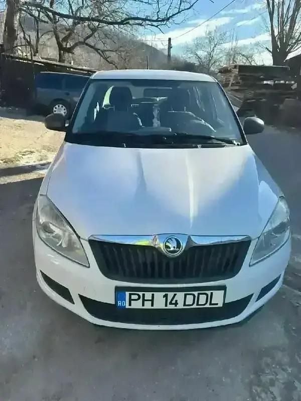 Alb Second-hand 2013 Skoda Fabia Hatchback | 3.700 EUR (Preț OK) - Imagine 1/4