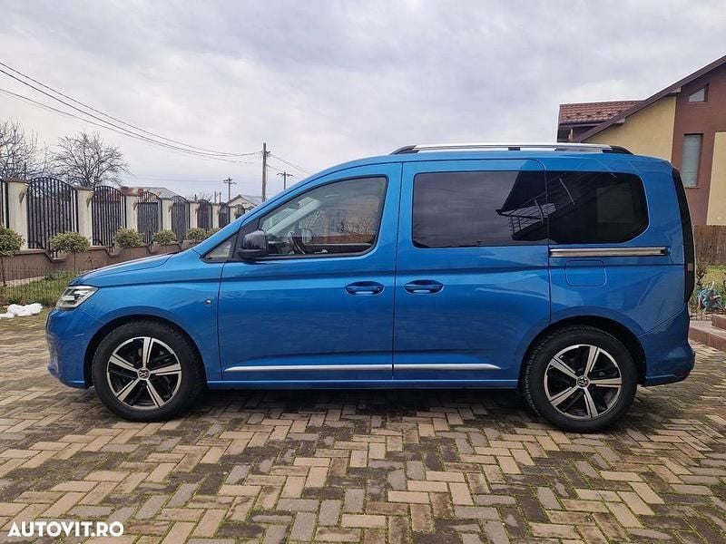 Second-hand VW Caddy Style 122 CP (89 kW) 2021 Culoarealbastru Monovolum