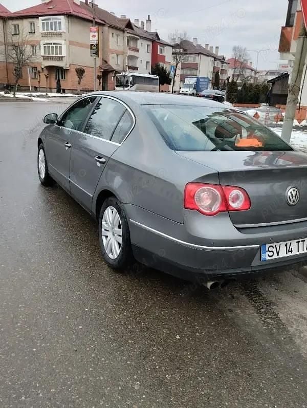 Second-hand VW Passat 140 CP (102 kW) 2005 Gri Berlinǎ